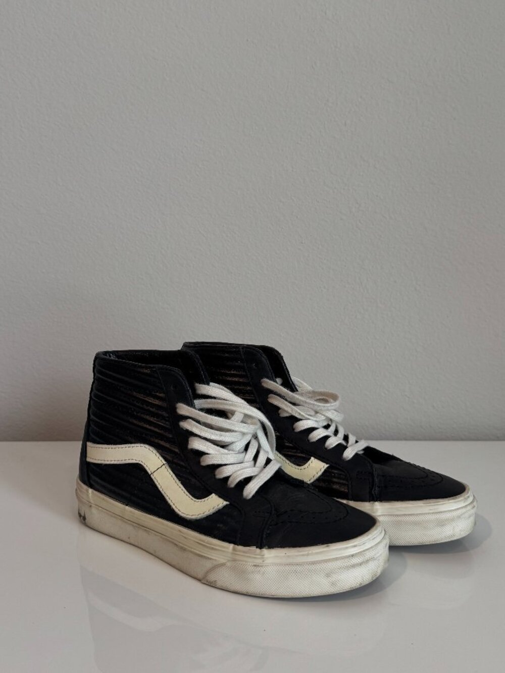 Vans Sk8-Hi Black Leather White Stripe High-Top Sneakers Women’s 5.5